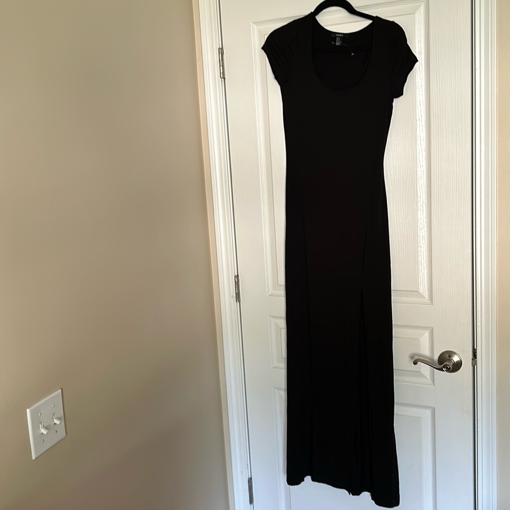 Forever 21 long black dress with side slit Size Medium